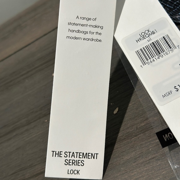 BNWT Calvin Klein Limited Edition Statement Series Silver Lock Bucket Bag - Picture 6 of 10